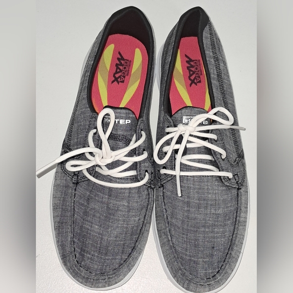 Skechers Goga Max Black/Grey/White Go Step Walking Shoe NWOB Size 10 - Picture 6 of 7